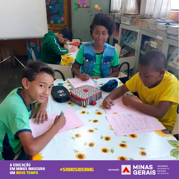 Alunos da Escola Estadual Tomé Portes Del Rei, que fica em São João del-Rei, têm acompanhamento especial quando encontrando dificuldade no conteúdo. Foto: Acervo da escola